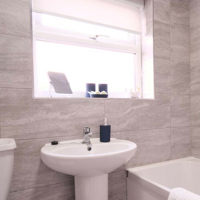 bathroom windowsil.jpg