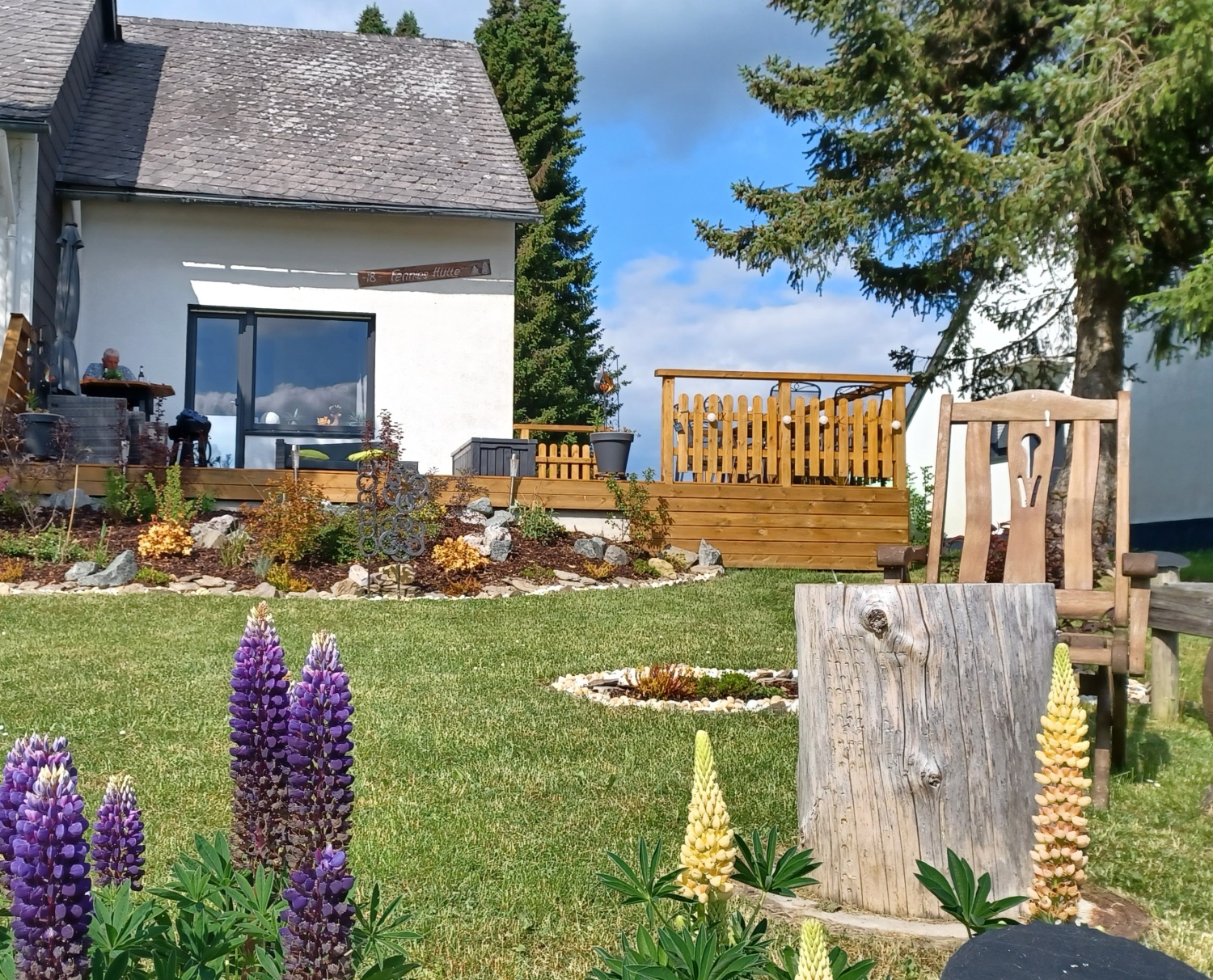 Fennies Hütte Sommer .jpg