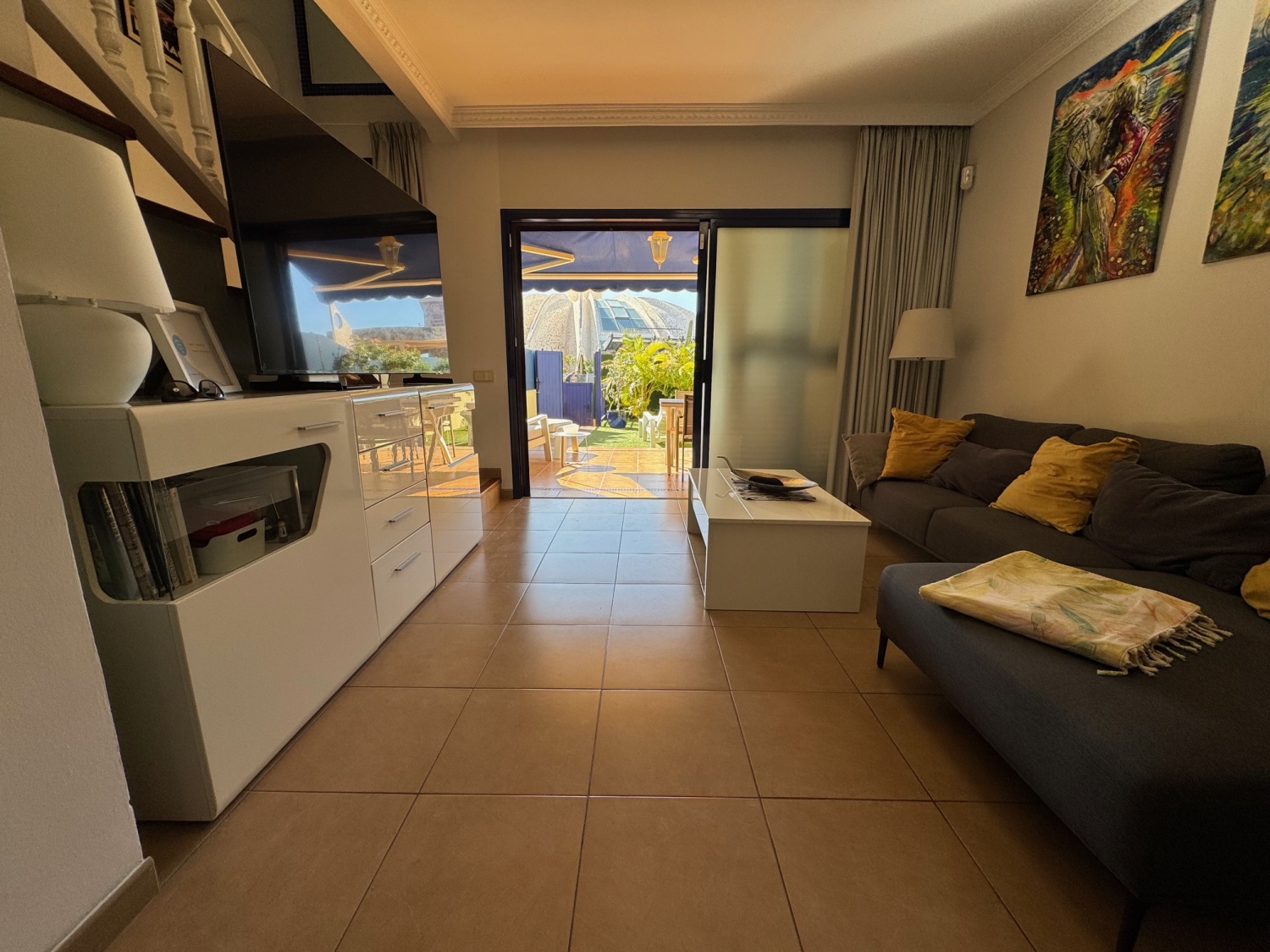 44 - Wohnzimmer Richtung Terrasse.jpeg