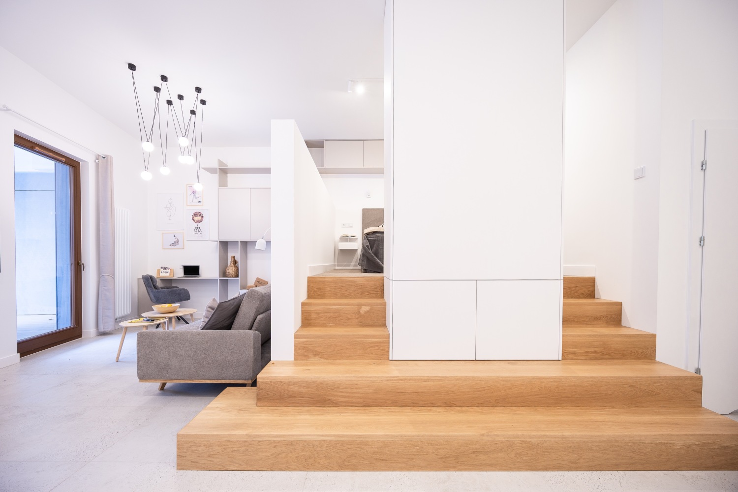 schody w mieszkaniu łódź przy piotrkowskiej centrum Airbnb Booking.jpg