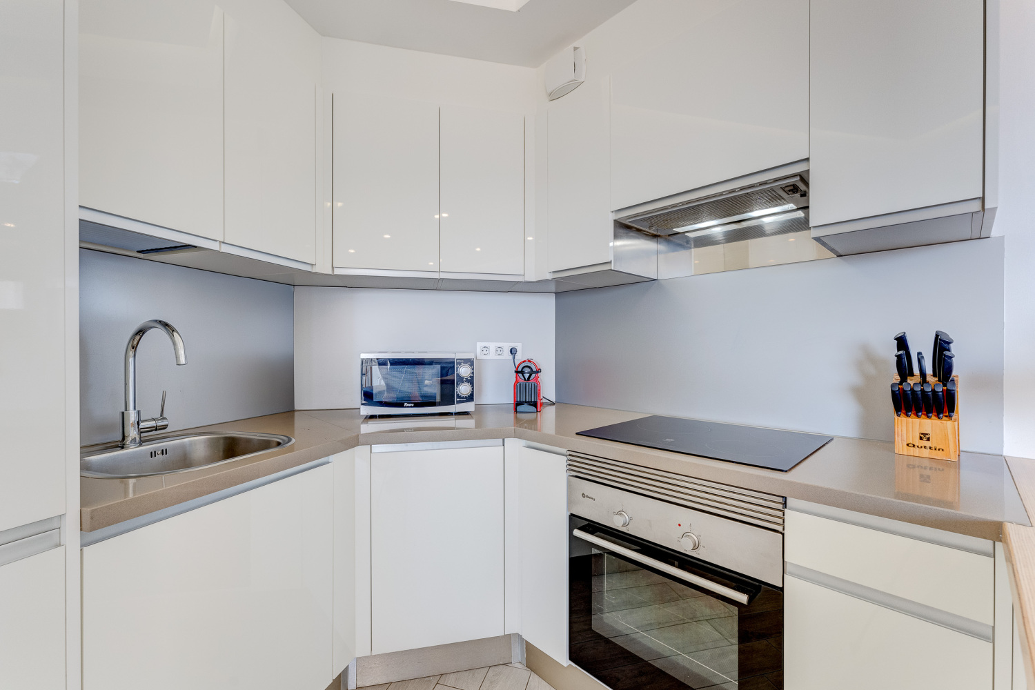 20230428 - 25 - Claudia - Playa Paraiso - FV-12.jpg