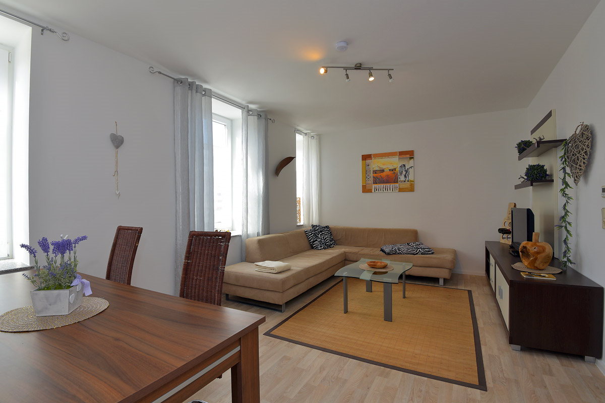 Jasmin Wohnzimmer.png