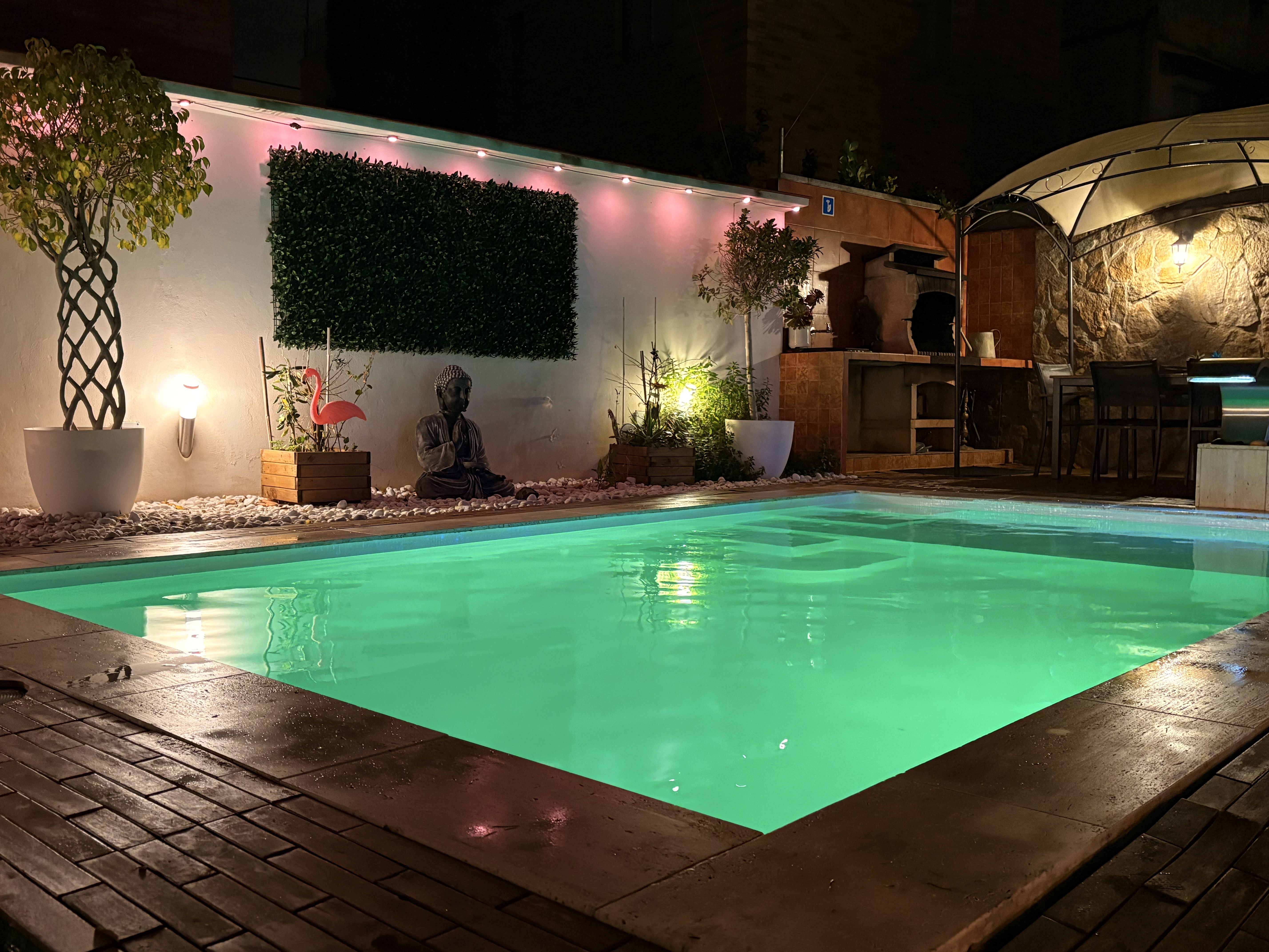 Zona chill out jardín Villa Barcelona