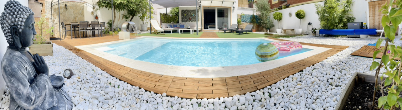 Interior elegante y minimalista de Villa Barcelona