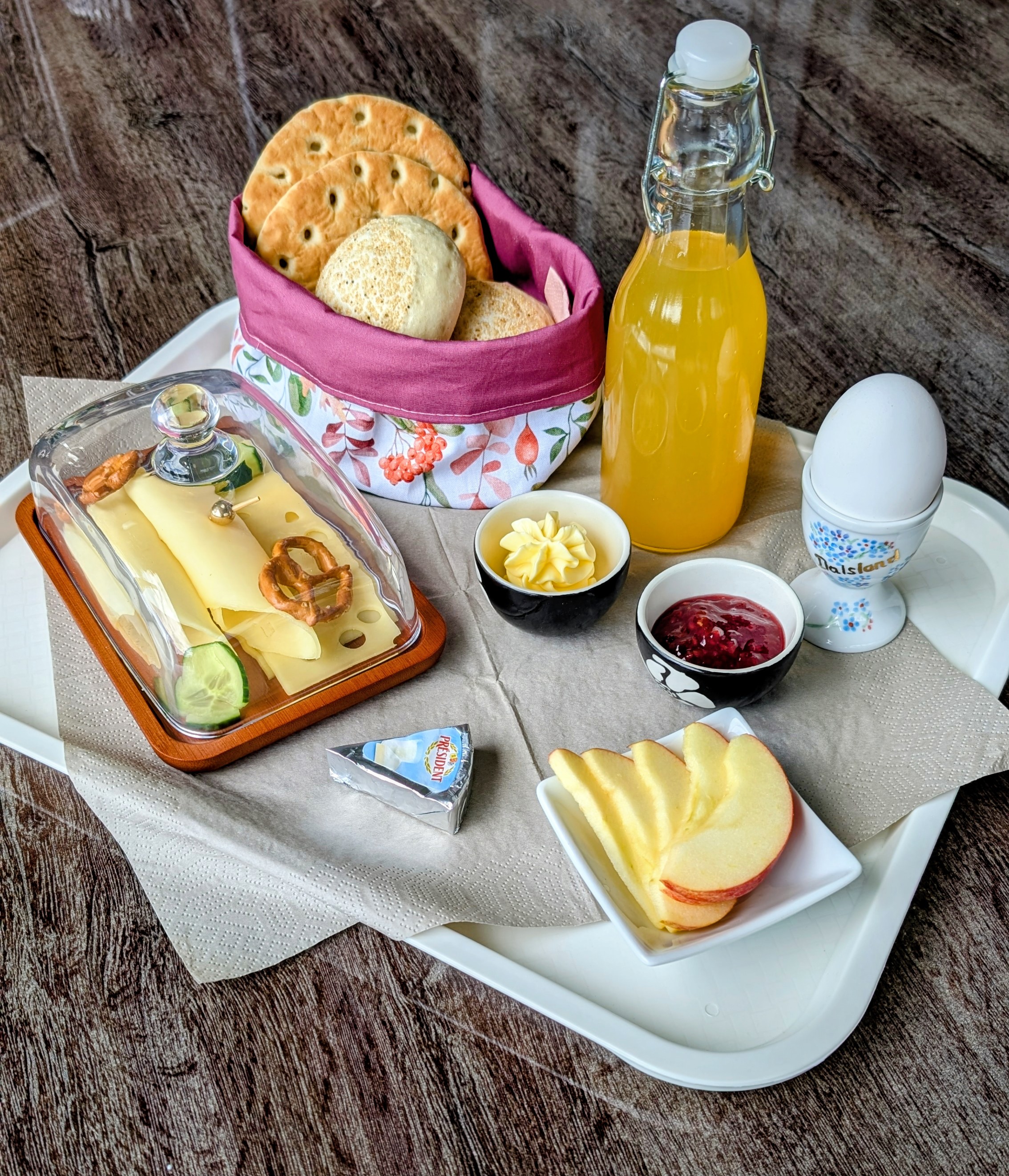 Breakfast cheese platter